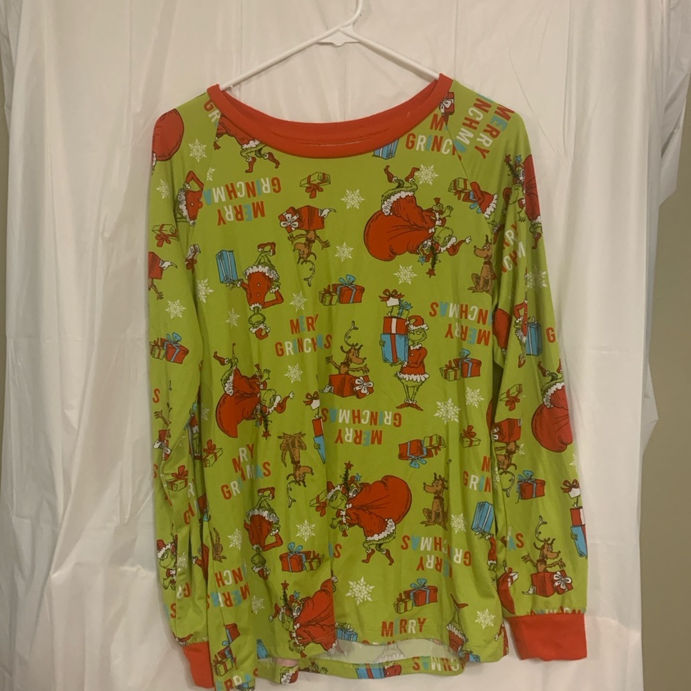 Adult Grinch pj’s size medium 8/10